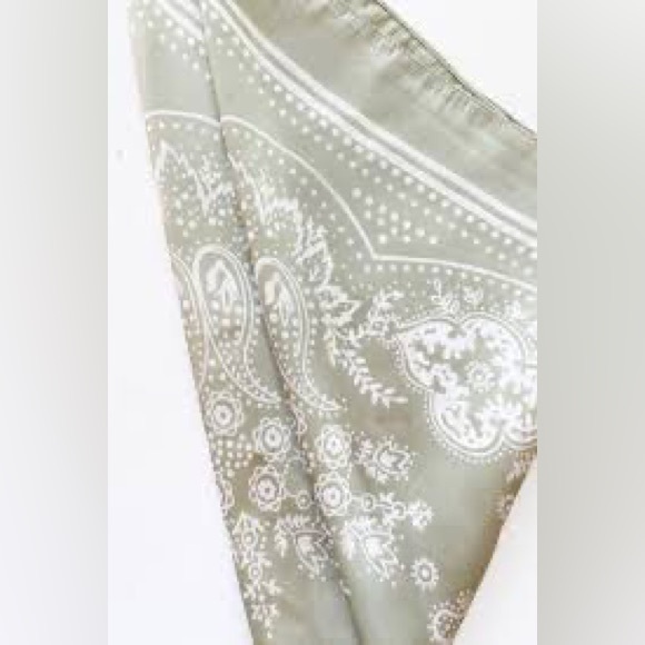 Amazon Accessories - Scarf